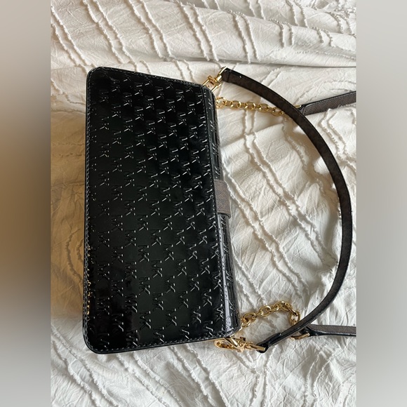 Use a couple times, excellent condition Mk purse. - Picture 6 of 9
